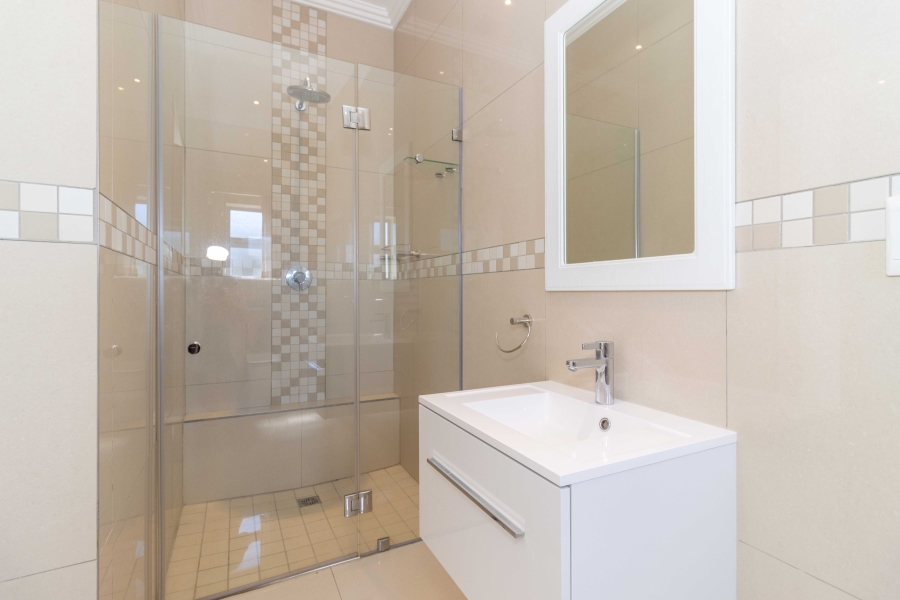 5 Bedroom Property for Sale in Val De Vie Estate Western Cape